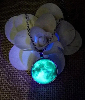 New Glowing Moon Necklace